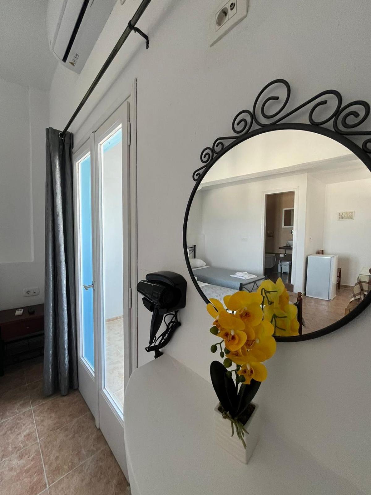 Stella Nomikou Apartments Фіростефані Екстер'єр фото