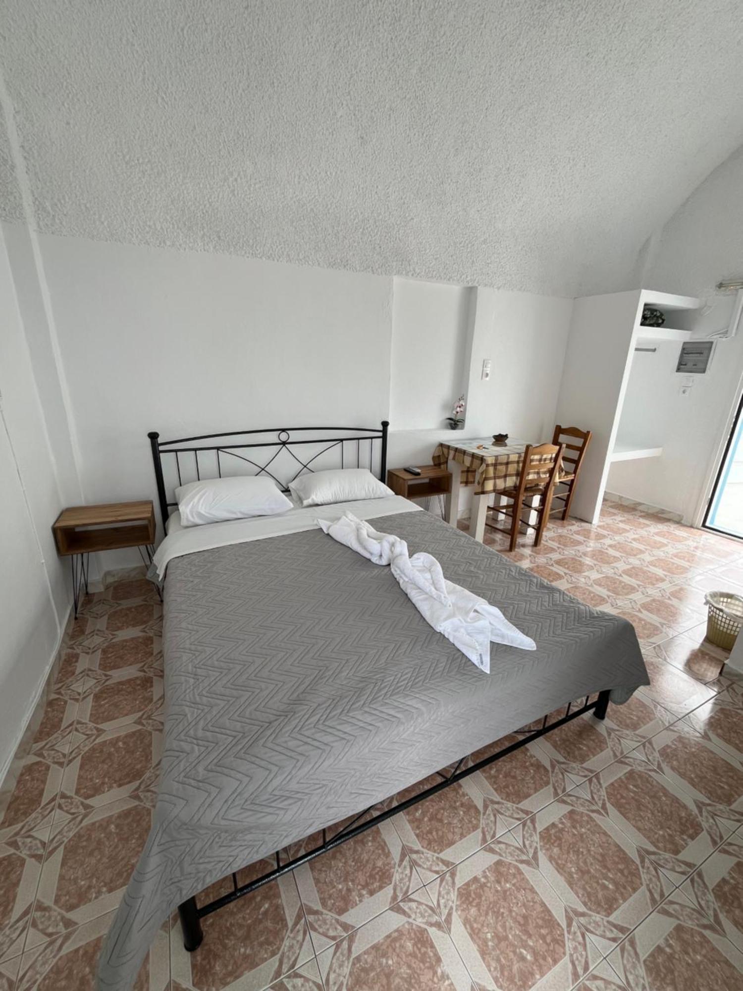 Stella Nomikou Apartments Фіростефані Екстер'єр фото